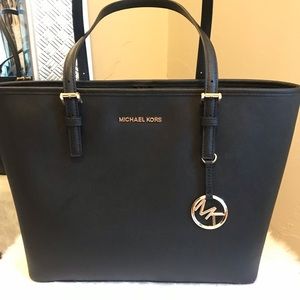 Michael Kors Jet Set Tote